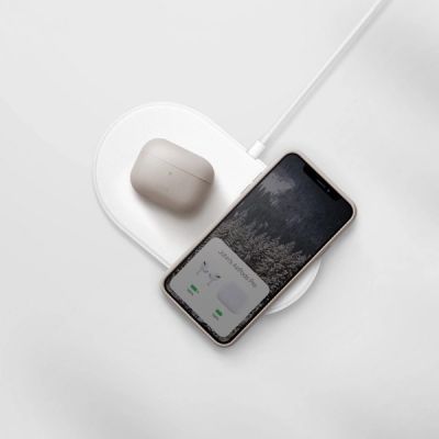 5. Etui UNIQ Silicone na AirPods Pro - lawendowe