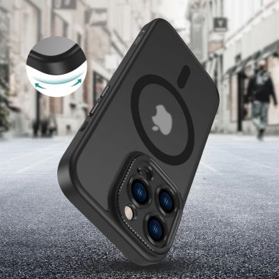 2. Etui Tech-Protect MagCam MagSafe na iPhone 16 Pro Max - półprzezroczyste