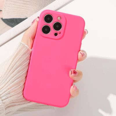 10. Silicone case etui iPhone 14 Plus silikonowy pokrowiec fuksja