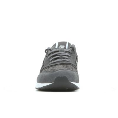 4. New Balance WL697SHC