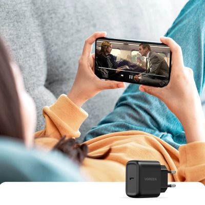 7. Ugreen ładowarka sieciowa USB Typ C 25W Power Delivery + kabel USB Typ C 2m czarny (50581)