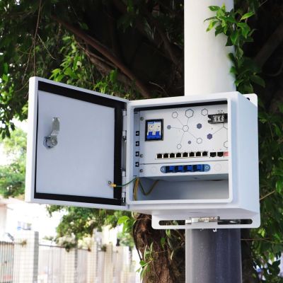 6. Zewnętrzny switch PoE Extralink Atlas; 8x RJ45 1000Mb/s PoE, 2x SFP, 120W, aktywne chłodzenie