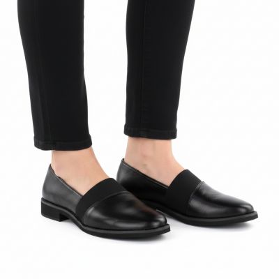 5. Półbuty damskie czarne Jezzi RMR25128