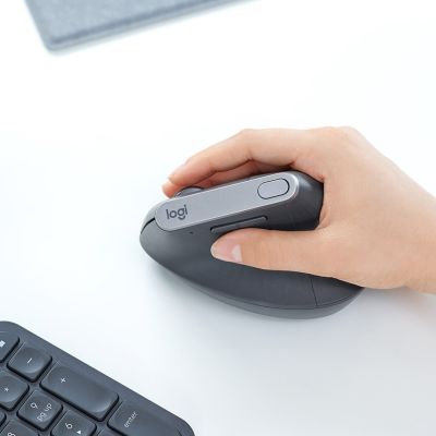 15. Mysz Logitech MX 910-005448 (optyczna; 4000 DPI; kolor czarny)