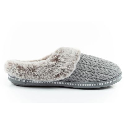 4. Skechers kapcie damskie Cozy Campfire laczki ocieplane modne