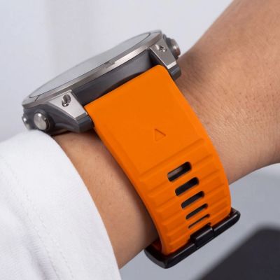8. Pasek Tech-Protect Iconband Pro na Garmin Fenix 5X / 5X Plus / 6X / 6X Pro / 7X / 8 / 8 Pro / 9 / 9 Pro (47 mm) - pomarańczowo-czarny