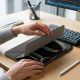 8. Etui AMAZINGTHING Titan Pro Case do iPada Pro 11" M5 z obrotową podstawką 720° i uchwytem na rysik - czarne