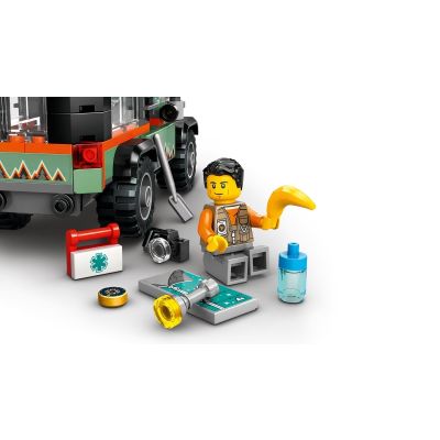 6. LEGO CITY 60447 Górska ciężarówka terenowa 4x4