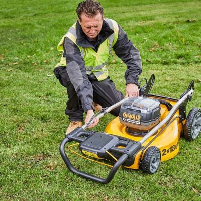 4. Kosiarka bezszczotkowa  DeWalt  DCMW564P2-QW (480 mm)