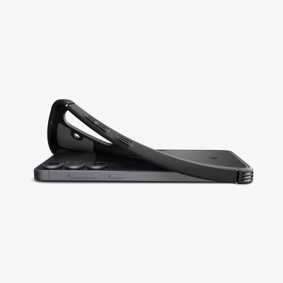 9. Etui Spigen Core Armor Mag MagSafe na Samsung Galaxy S25 FE - czarny mat