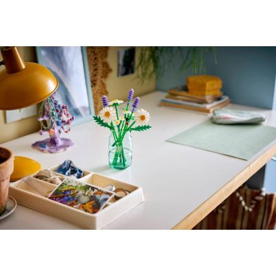4. LEGO Botanical Collection 11508 - Stokrotki