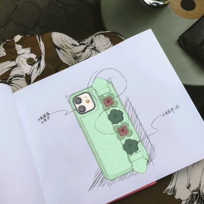 6. Kingxbar Sweet Series żelowe etui ozdobione oryginalnymi Kryształami Swarovskiego z podstawką iPhone 12 Pro Max czarny