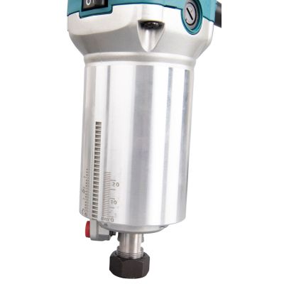 8. Frezarko-wycinarka elektryczna 710W MAKITA RT0702CX2J