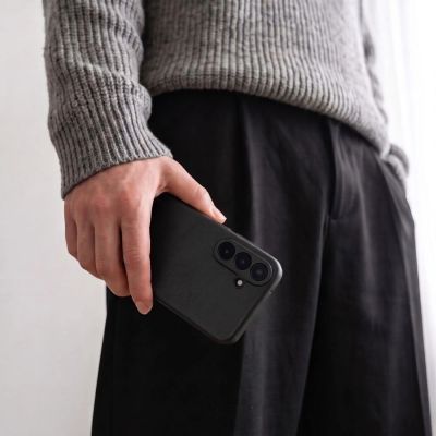 4. Etui Tech-Protect Smart Wallet na Samsung Galaxy S26 FE - czarne matowe
