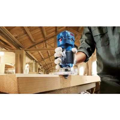 3. Frezarka 550W GKF 550 BOSCH