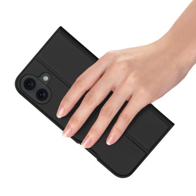 8. Etui Dux Ducis Skin Pro na iPhone 16 Plus z klapką i miejscem na kartę - czarne