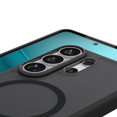 7. Etui Spigen Ultra Hybrid Mag MagSafe na Samsung Galaxy S26 Ultra - półprzezroczyste