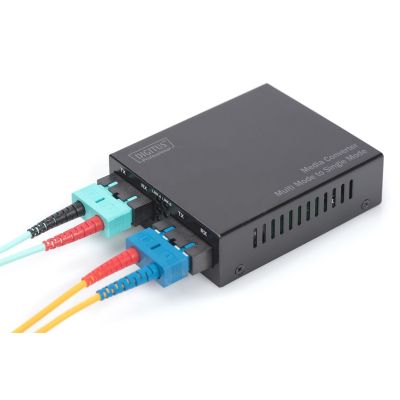 2. Digitus Konwerter medialny SC/SC Fast Ethernet wielomodowy/ jednomodowy