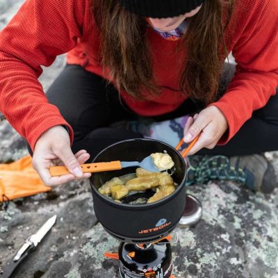 10. Garnek turystyczny Jetboil 1.5L Ceramic Cook Pot