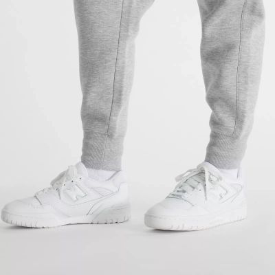 6. Spodnie New Balance Sport Fleece Jogger W WP43805AG