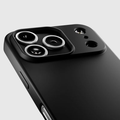 7. Etui SBS Instinct na iPhone 17 Pro Max - czarne