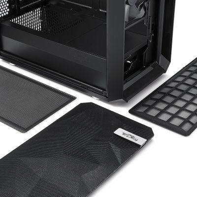 15. Fractal Design Meshify C Midi Tower Czarny