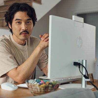 14. HP AiO 24-cr0312nw Ryzen 5 7520 23.8" FHD IPS 250nits AG 16GB DDR5 SSD512 Radeon 610M Cam720p kB+Mouse Win11 Shell White 2Y
