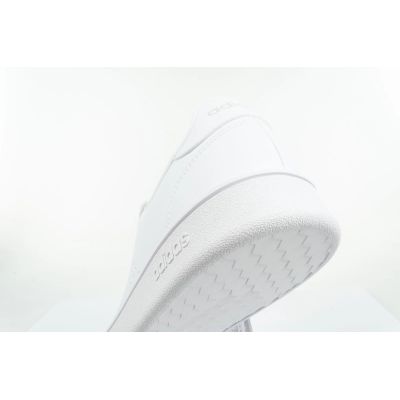 18. Buty adidas Advantage Base M EE7692