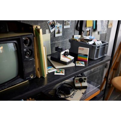 10. LEGO Ideas 21345 Aparat Polaroid OneStep SX-70