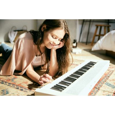 15. CASIO CT-S1 WE - Keyboard