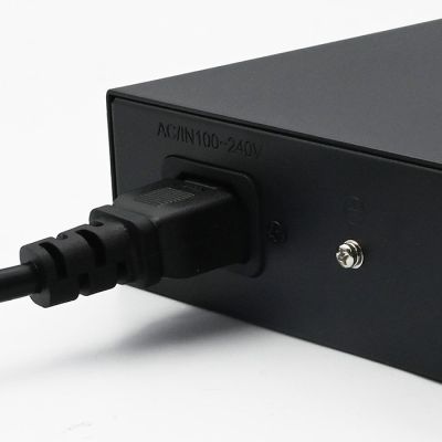 5. Qoltec Przełącznik sieciowy SWITCH Gigabit Ethernet | 16x RJ45 | 2x SFP | 1000 Mb/s