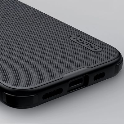 9. Etui Nillkin Super Frosted Shield Pro Magnetic na iPhone 16e / 17e - czarne