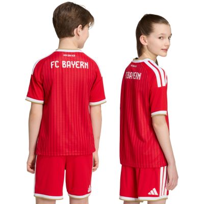 4. Koszulka dla dzieci adidas FC Bayern 26/27 Home Jersey czerwona JZ3098