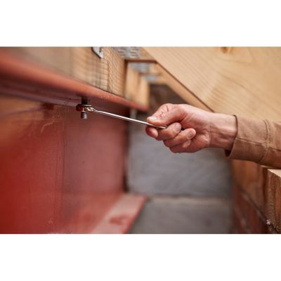 4. Stanley STMT98109-1 zestaw kluczy i narzędzi 142 przyb.