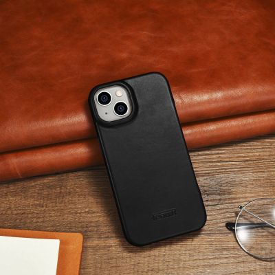 25. iCarer CE Oil Wax Premium Leather Folio Case skórzane etui iPhone 14 Plus z klapką magnetyczne MagSafe czarny (AKI14220707-BK)