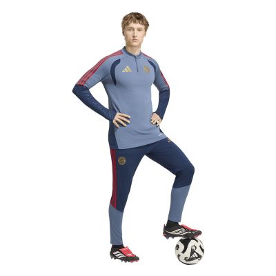 4. Bluza adidas FC Bayern DNA Training Top KF1037