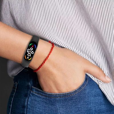 3. Pasek Tech-Protect IconBand na Xiaomi Mi Smart Band 5 / 6 / 7 / NFC - różowy
