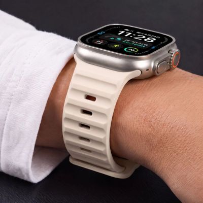 6. Pasek Tech-Protect Silicone Line na Apple Watch 44 / 45 / 46 / 49 mm - beżowy
