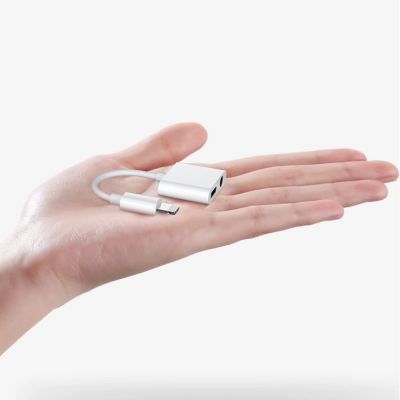 10. Adapter Joyroom S-Y104 słuchawkowy Lightning - Lightning / mini jack 3.5mm - biały