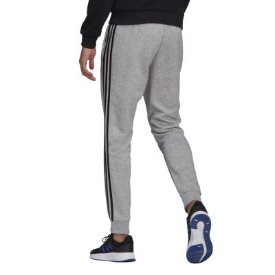 4. Spodnie adidas Essentials Fleece M GK8824