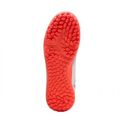 6. Buty piłkarskie dla dzieci Puma Future 8 Play TT 108626 01