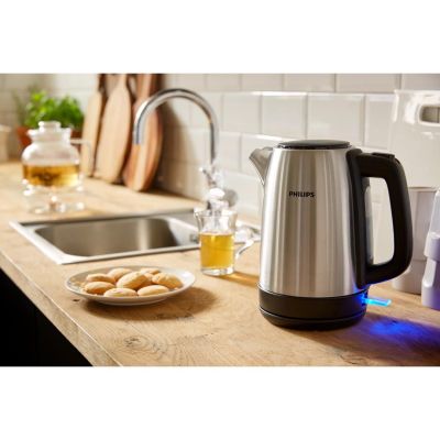 14. Philips Daily Collection Metalowy czajnik 1,7 l — pokrywka z mech. sprężynowym i wskaźnik