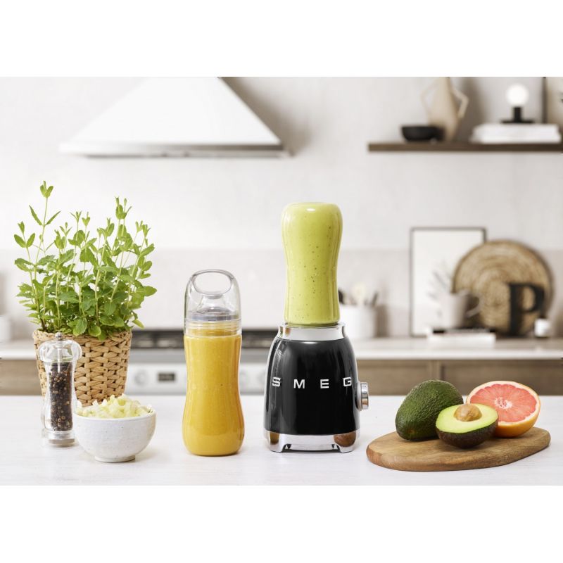 6. Blender Smeg PBF01BLEU ze stali nierdzewnej