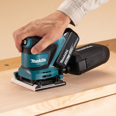 11. Szlifierka oscylacyjna bez aku 18V DBO480Z MAKITA