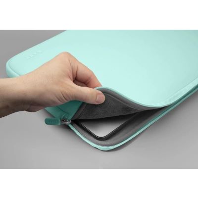 2. Etui LAUT Huex Pastels neoprenowe na MacBook Air 13 / Pro 13 - miętowe