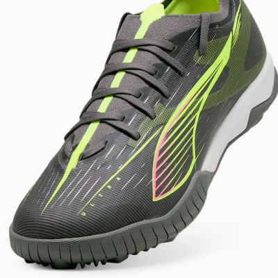 4. Buty piłkarskie Puma Ultra 5 Match TT M 108351-03