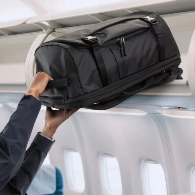 11. Plecak Tech-Protect Defender S70 RYANAIR & WIZZAIR 24L na laptop - czarny