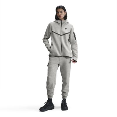 2. Bluza damska Nike Sportswear Tech Fleece Windrunner HV6747-063