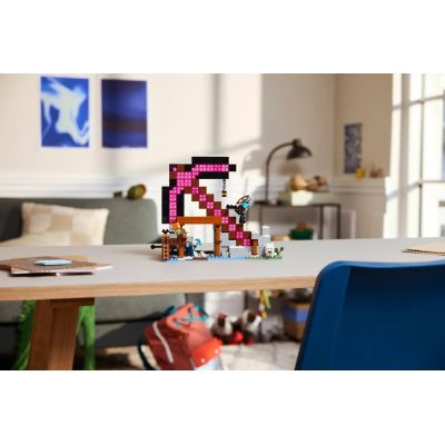 20. LEGO Minecraft 21277 Kilofowa kopalnia