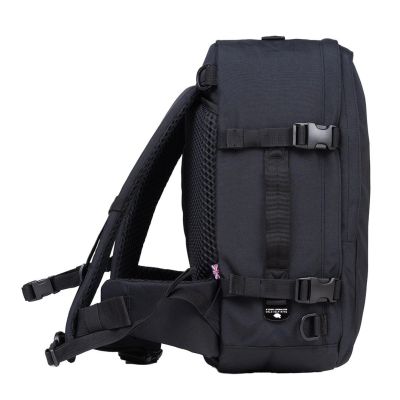 3. Plecak turystyczny CabinZero Classic Pro 32L Absolute black - CZ261201